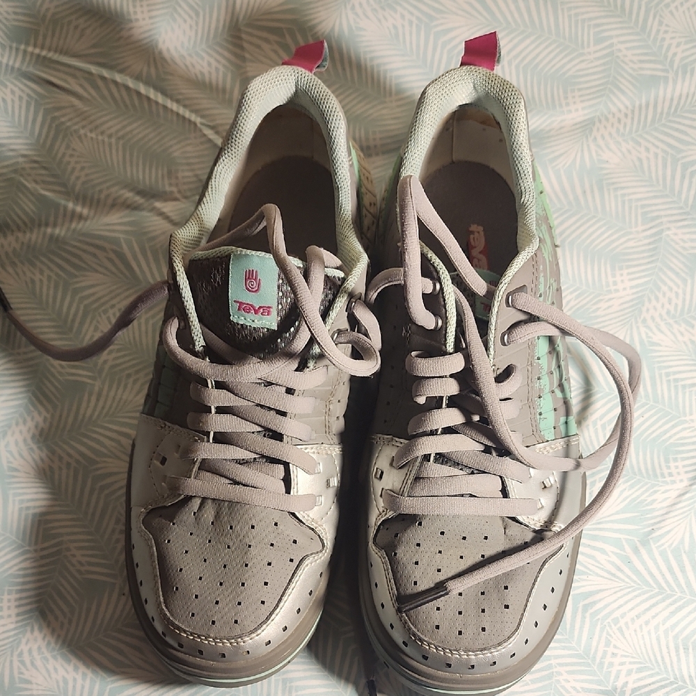 Teva Gray Sneakers Low-Top Casual